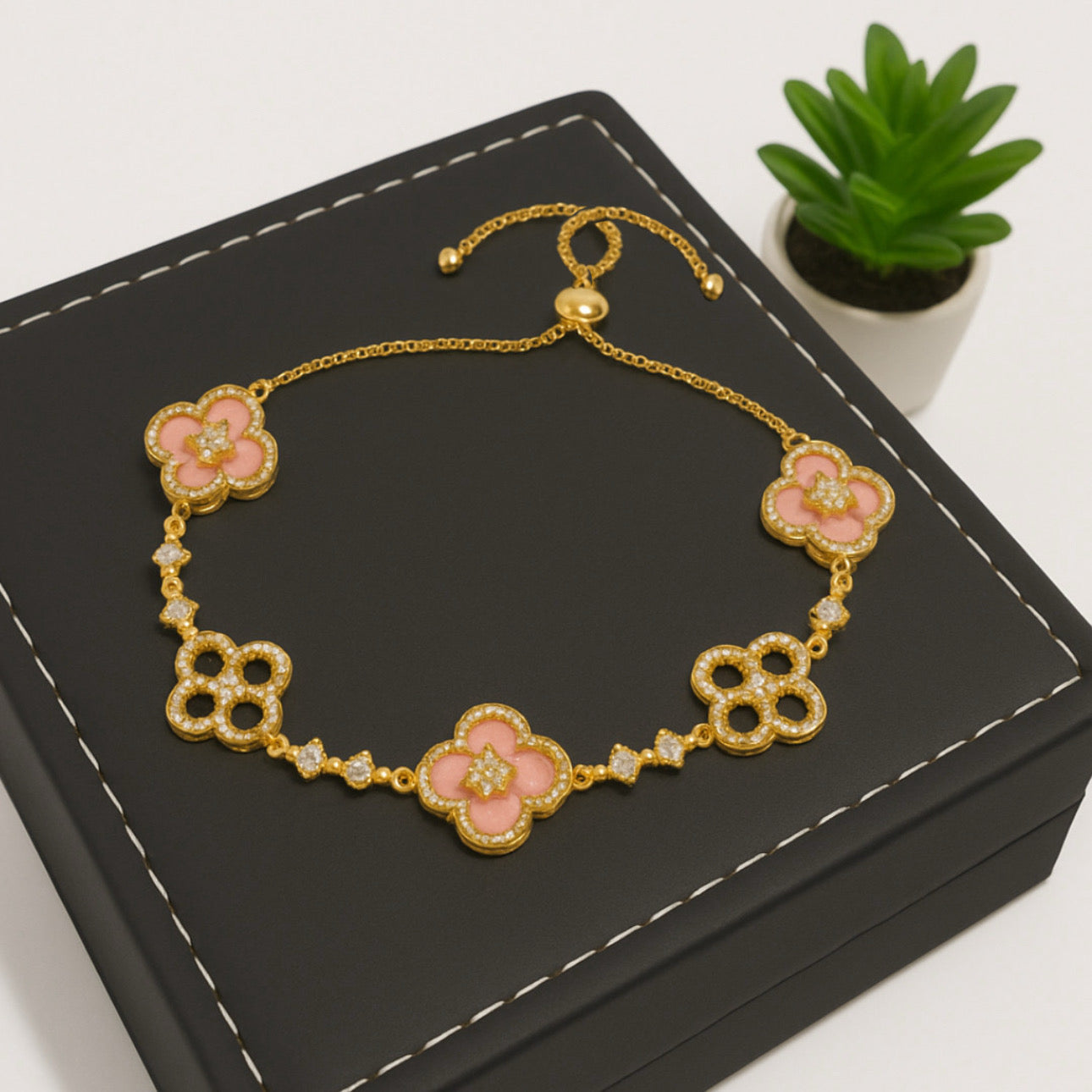 LoveShine Cleef Bracelet
